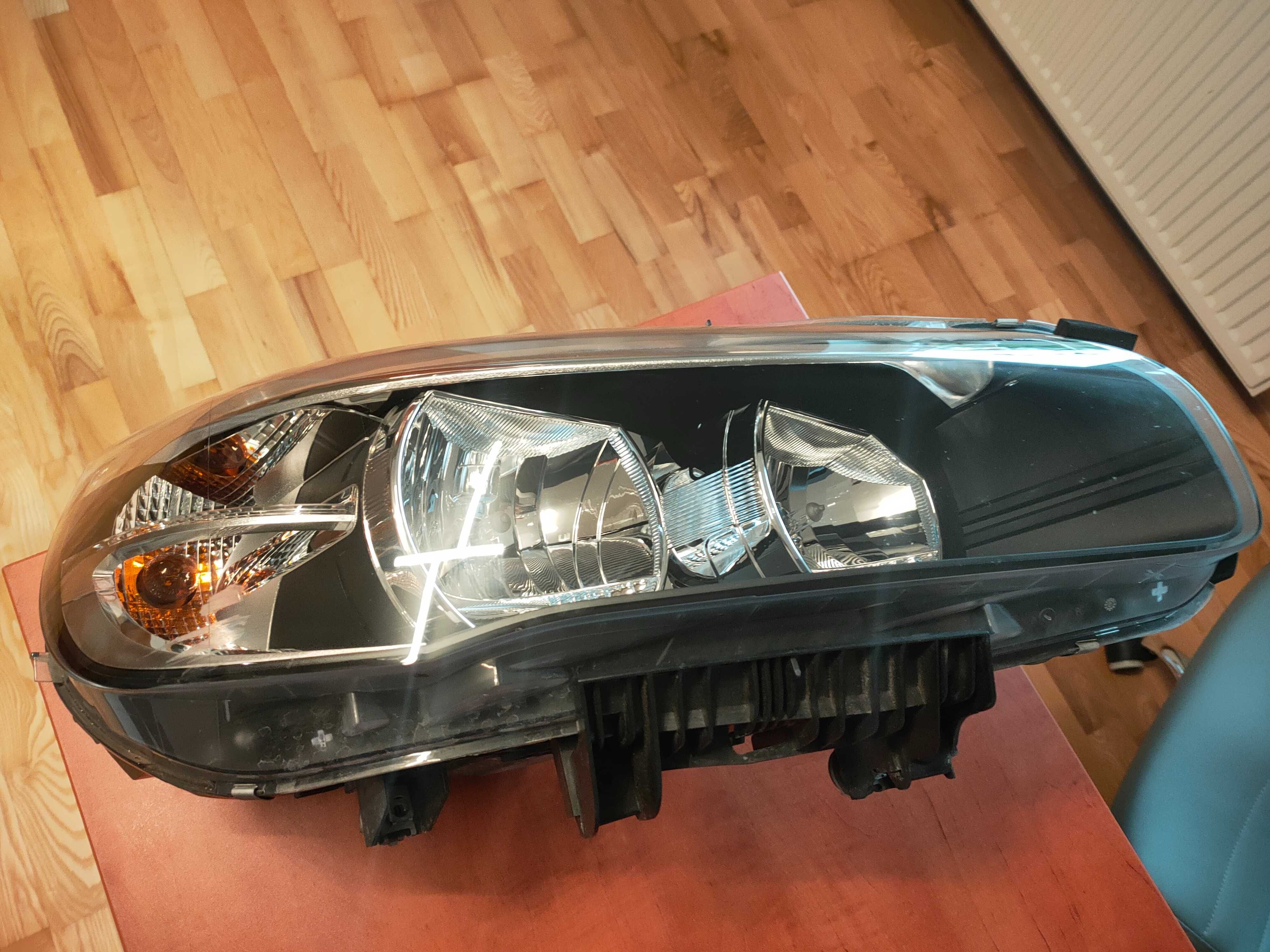 Lampa Reflektor prawa BMW F45 F46 EUROPA