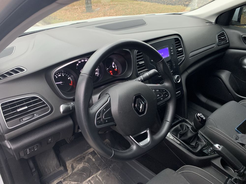 Renault Megane 12.2020 1.5 tdi механика 6 передач