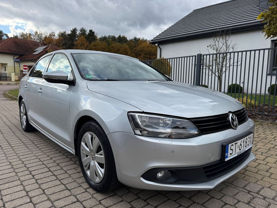 Volkswagen Jetta Klimatronic, Koła zimowe, Serwisowany w ASO, PDC, ISOFIX, Nowy rozrząd