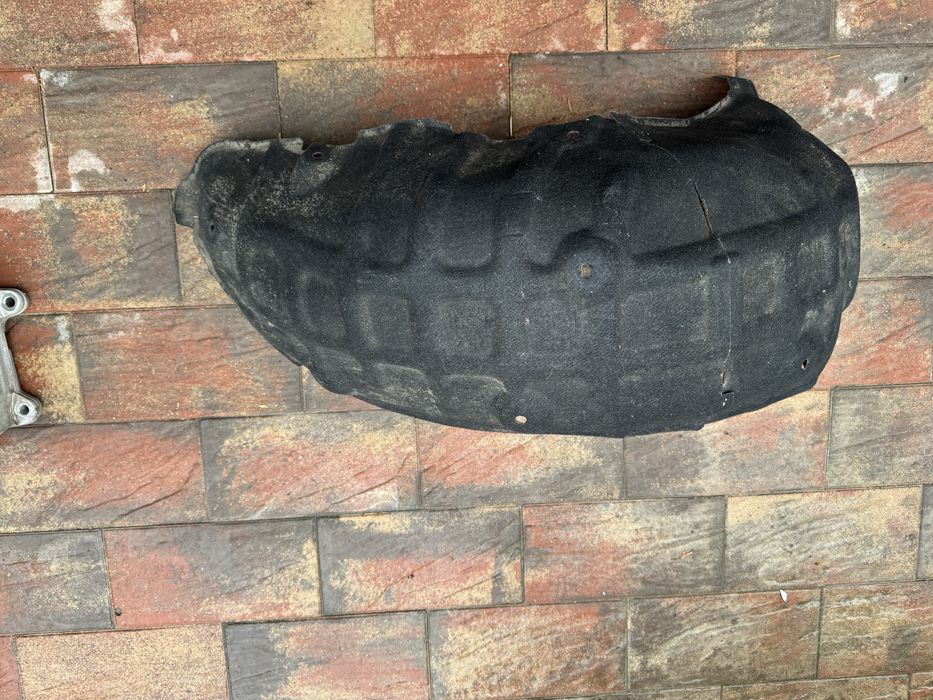 Підкрилок лівий зад mazda cx-70