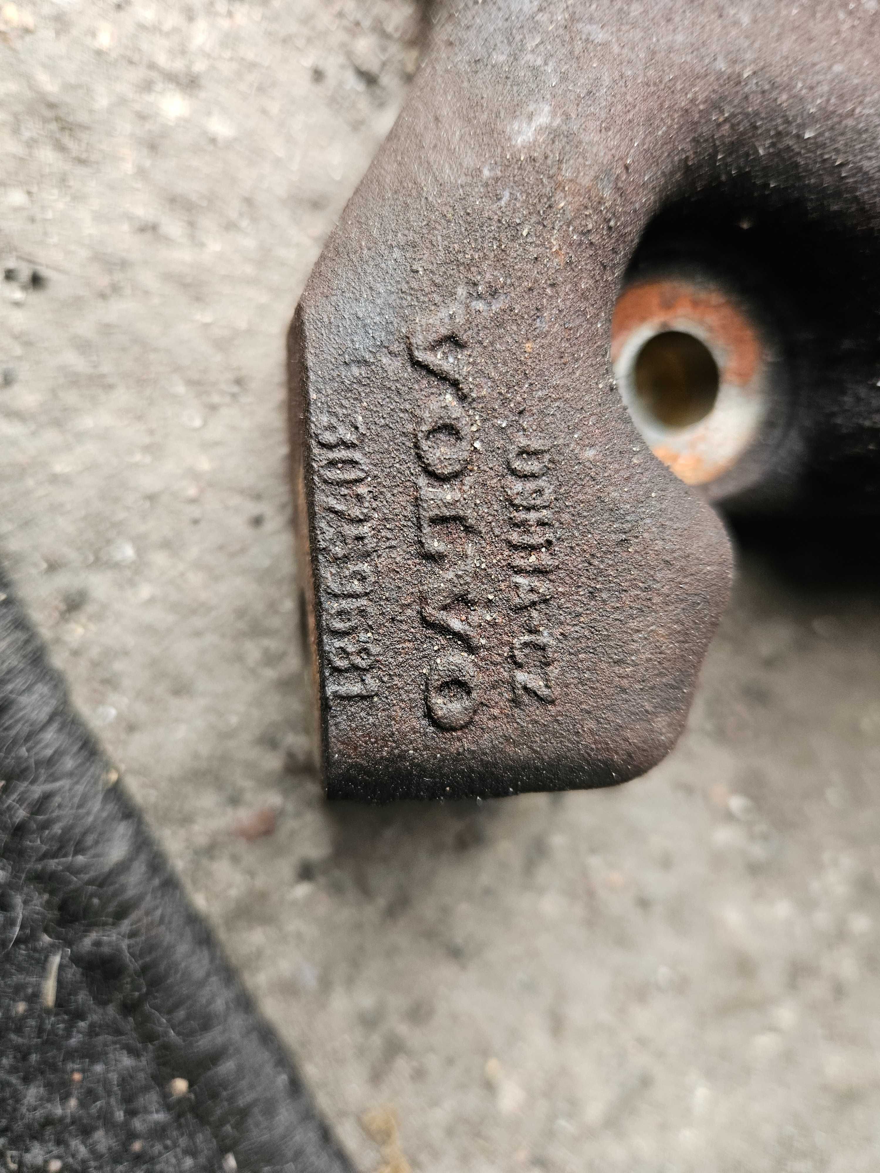 Podpora  PÓŁOSI Volvo D5 V50