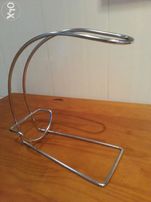 Suporte para garrafa e livro