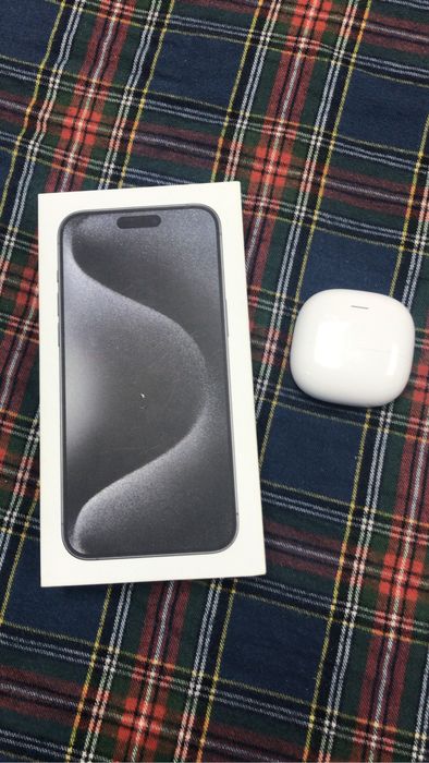 Iphone 15 pro Max como novo