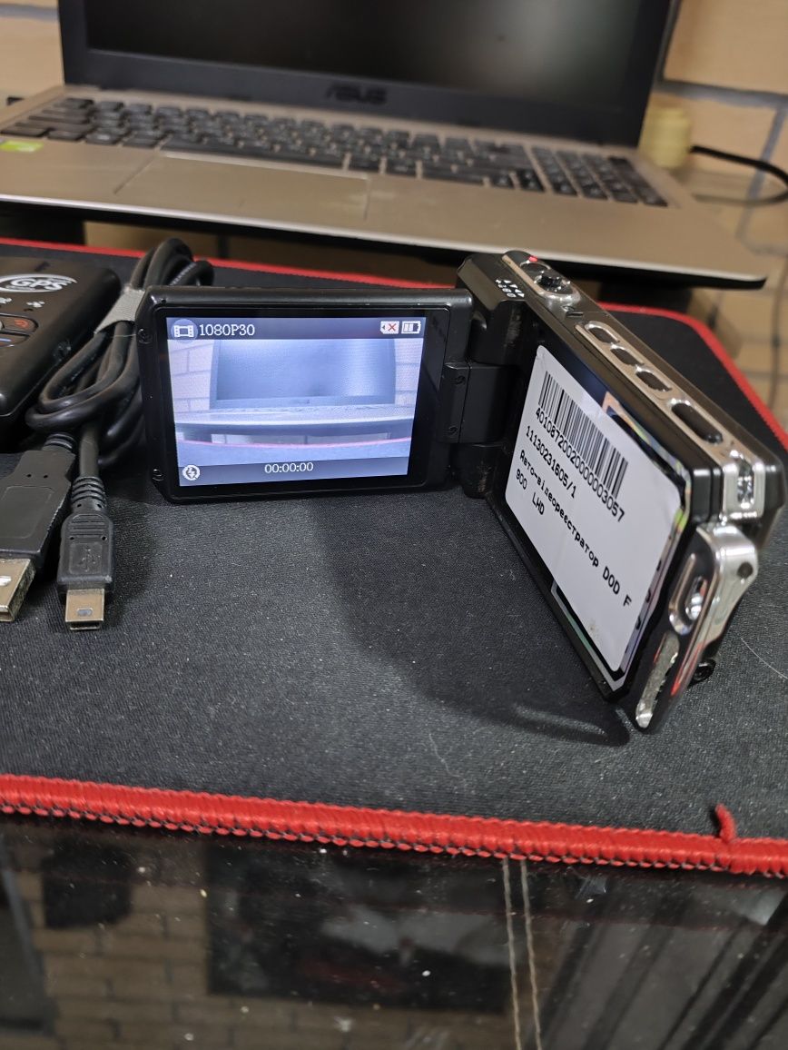 Авто видеорегистратор DOD F900. + GPS трекер Benifone.