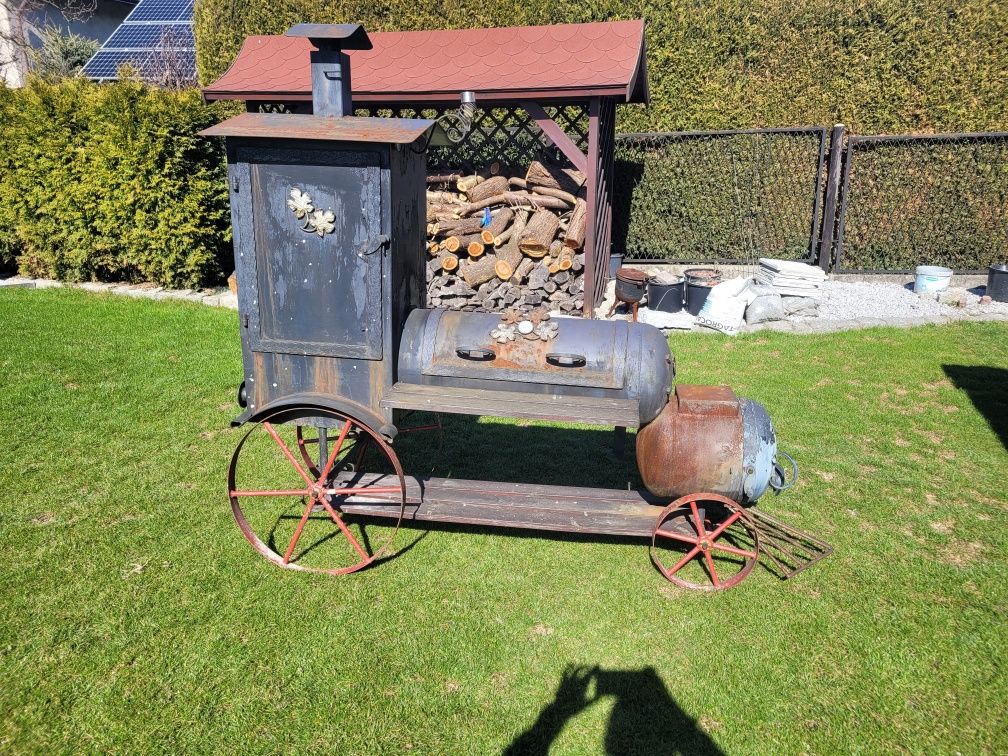Grill wędzarka lokomotywa smoker grilo-wędzarka grill wędzarnik