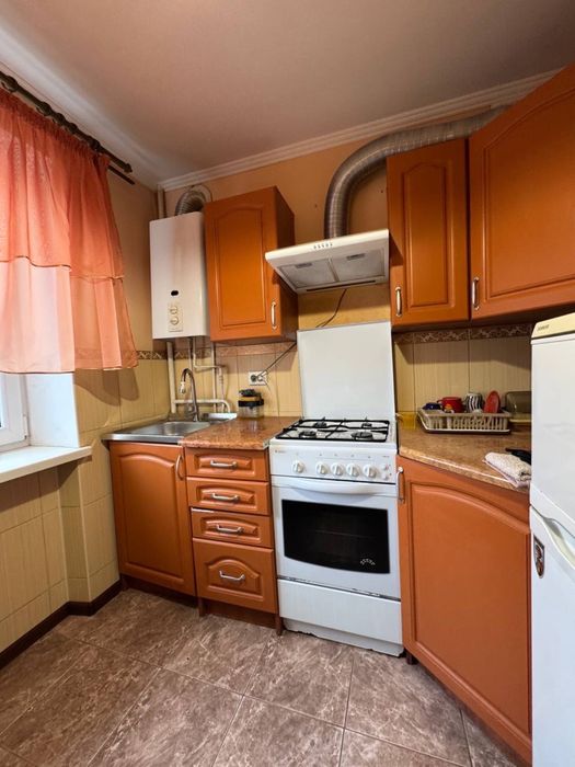 Оренда 1 км квартири Дружба поблизу парку