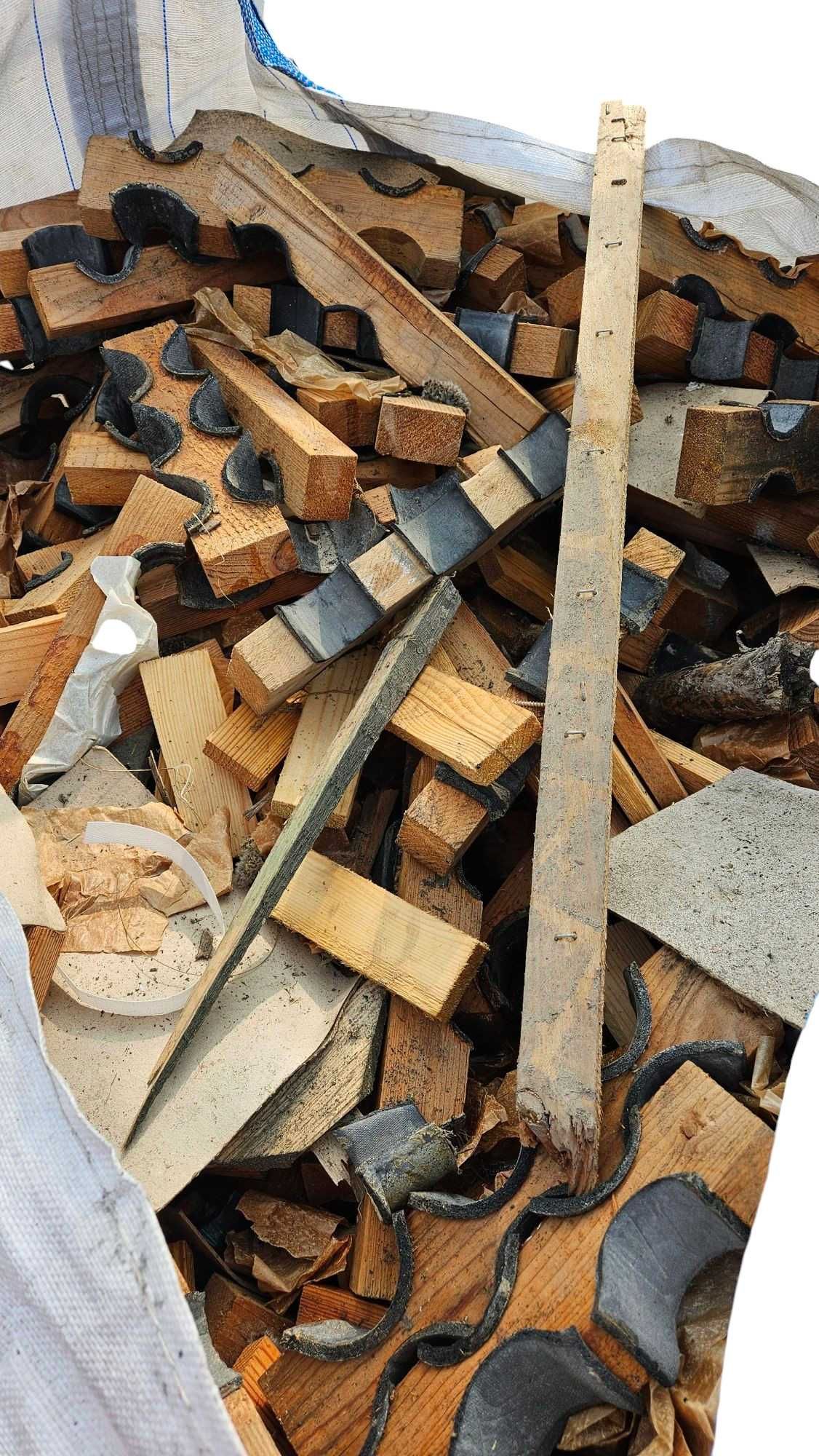 Ze skrzyń wojskowych bigbag przekładek odpadowych opałowych użytkowych