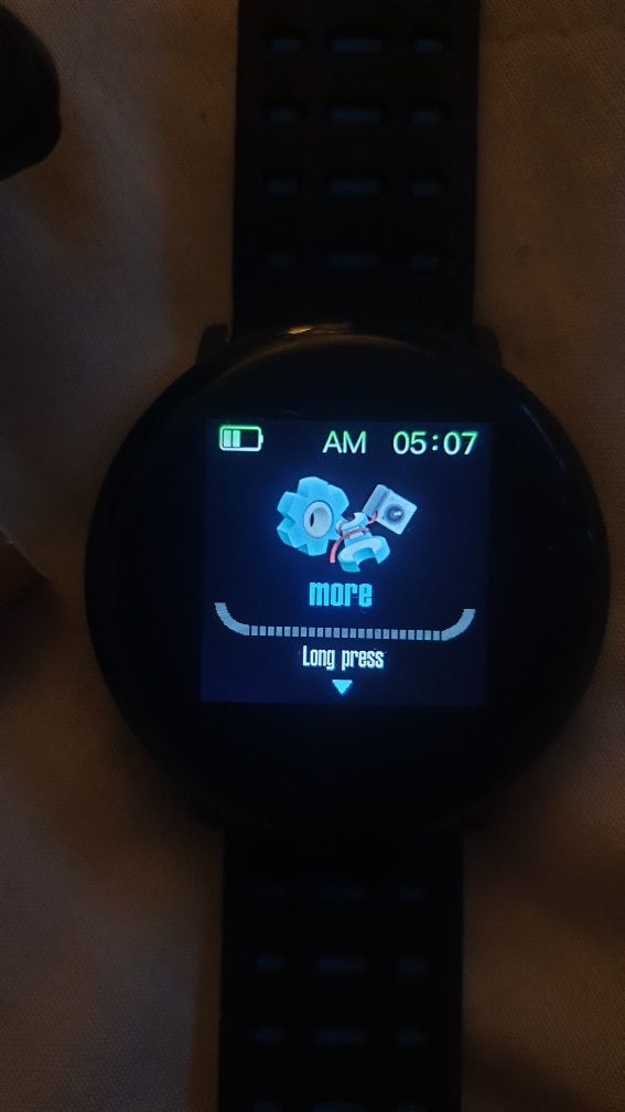 Zegarek smartwatch z ładowarķa