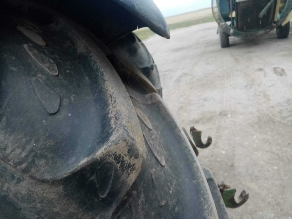 Sprzedam John Deere 6220