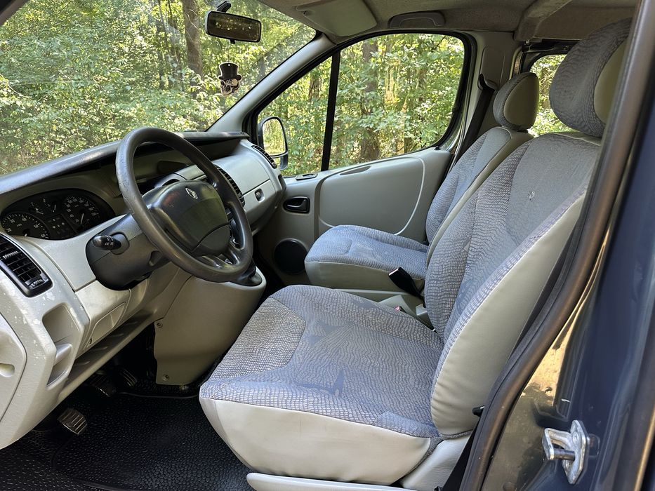 Renault Trafic 2005 rok 1.9 dci 80 5 osobowy Klimatyzacja Zadbany