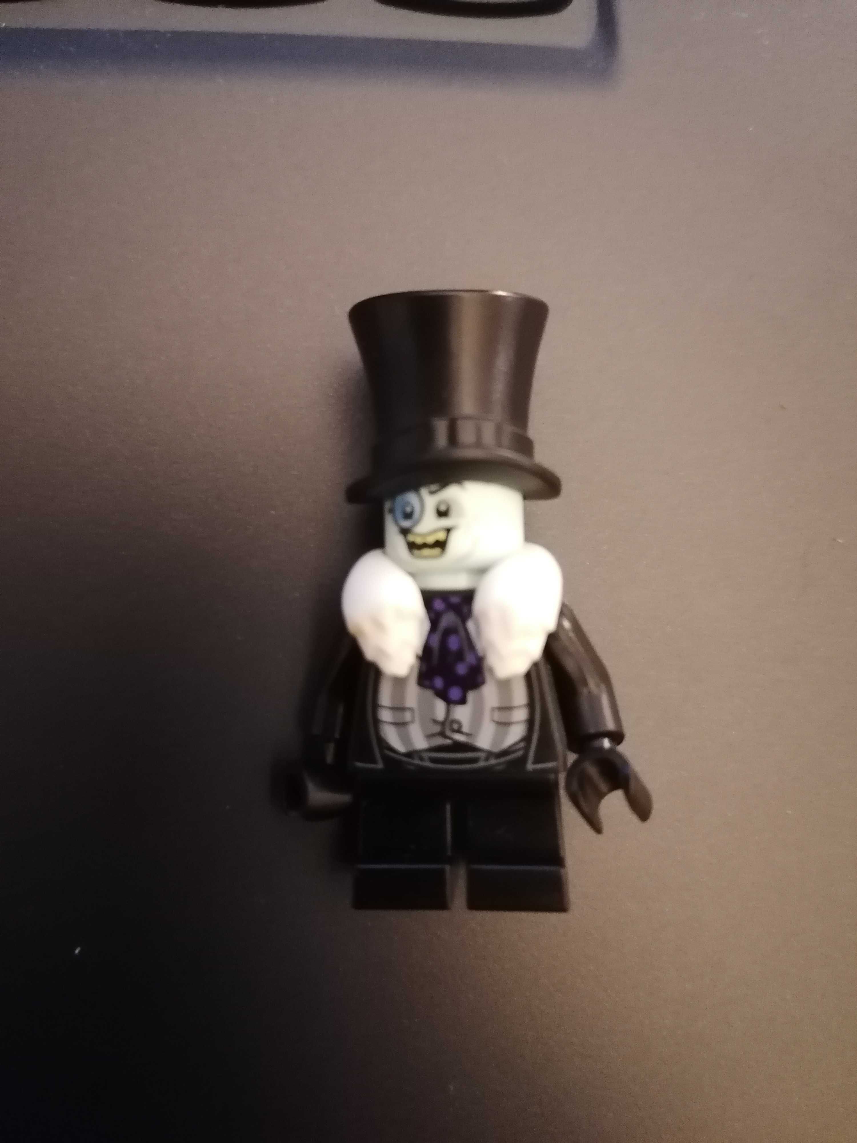 LEGO figurka sh314 The Penguin - White Fur Collar