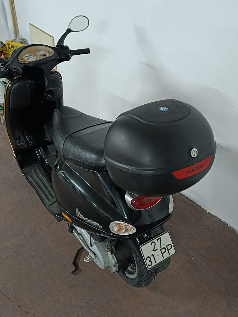 Vendo ou troco Vespa et4 125