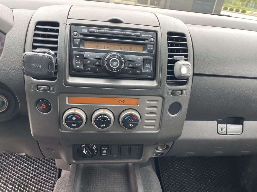 Nissan navara d40 2.5 дизель. Ніссан навара джип для зсу
