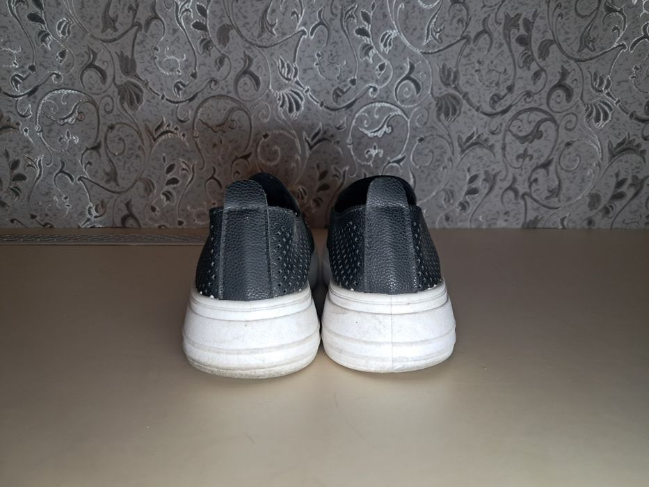 Чорні макасіни 

Ст