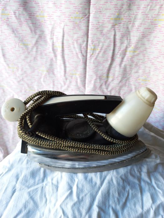 Продам утюг рабочий.