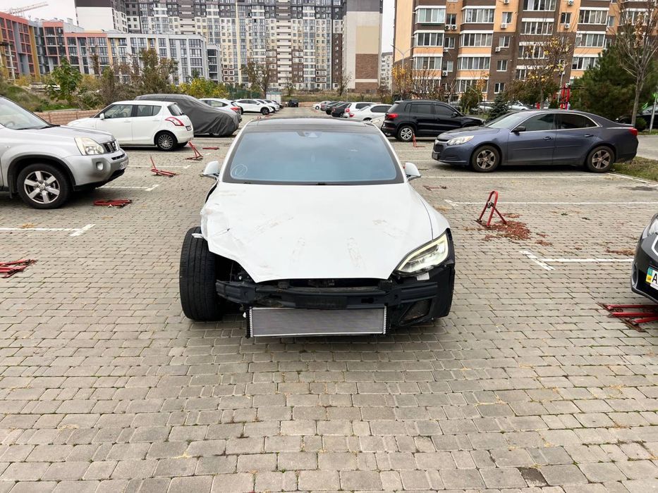 Тесла модел с рестайлинг