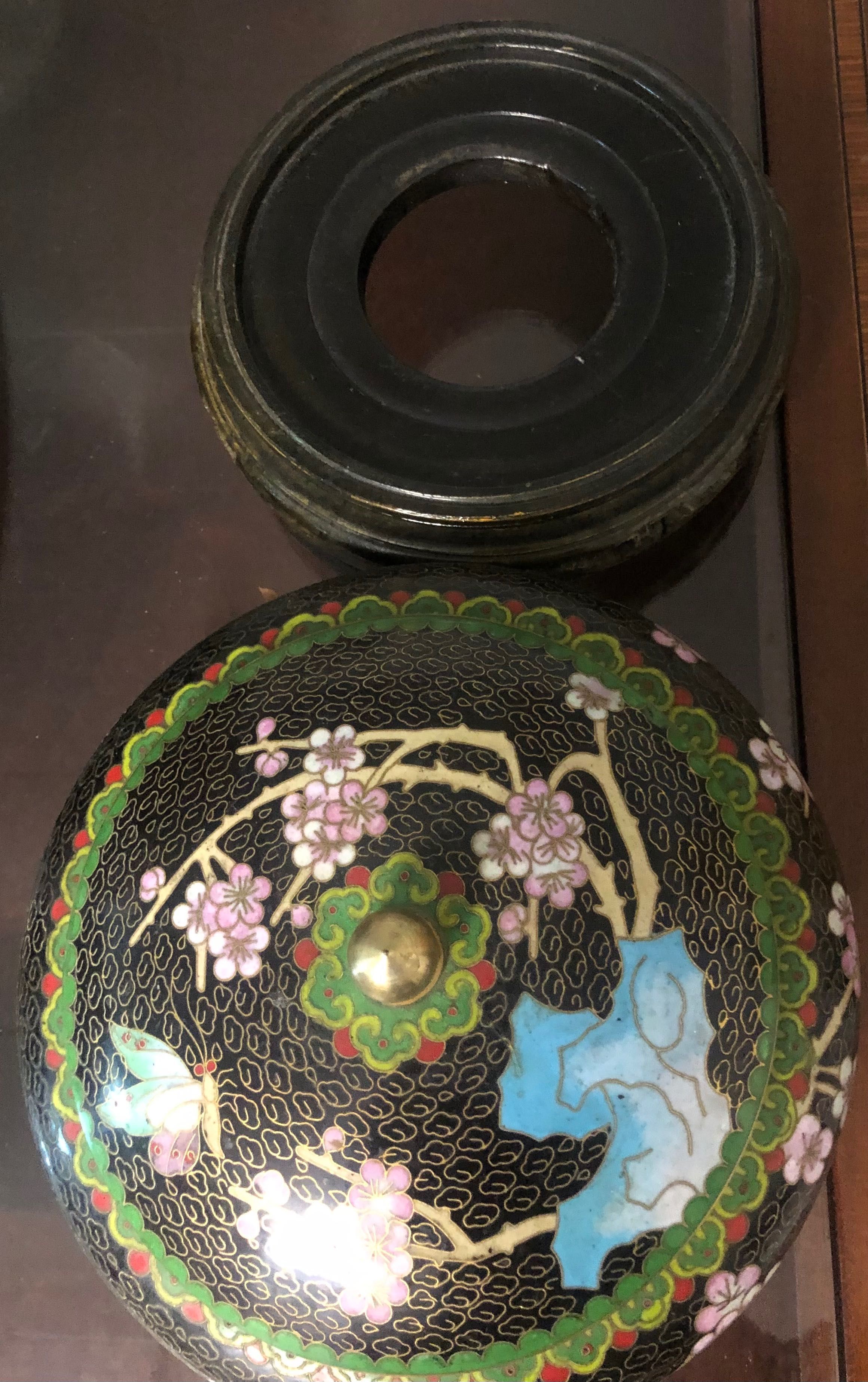 Taça Decorativa em Cloisonné, Pote de Porcelana Oriental e Compoteira