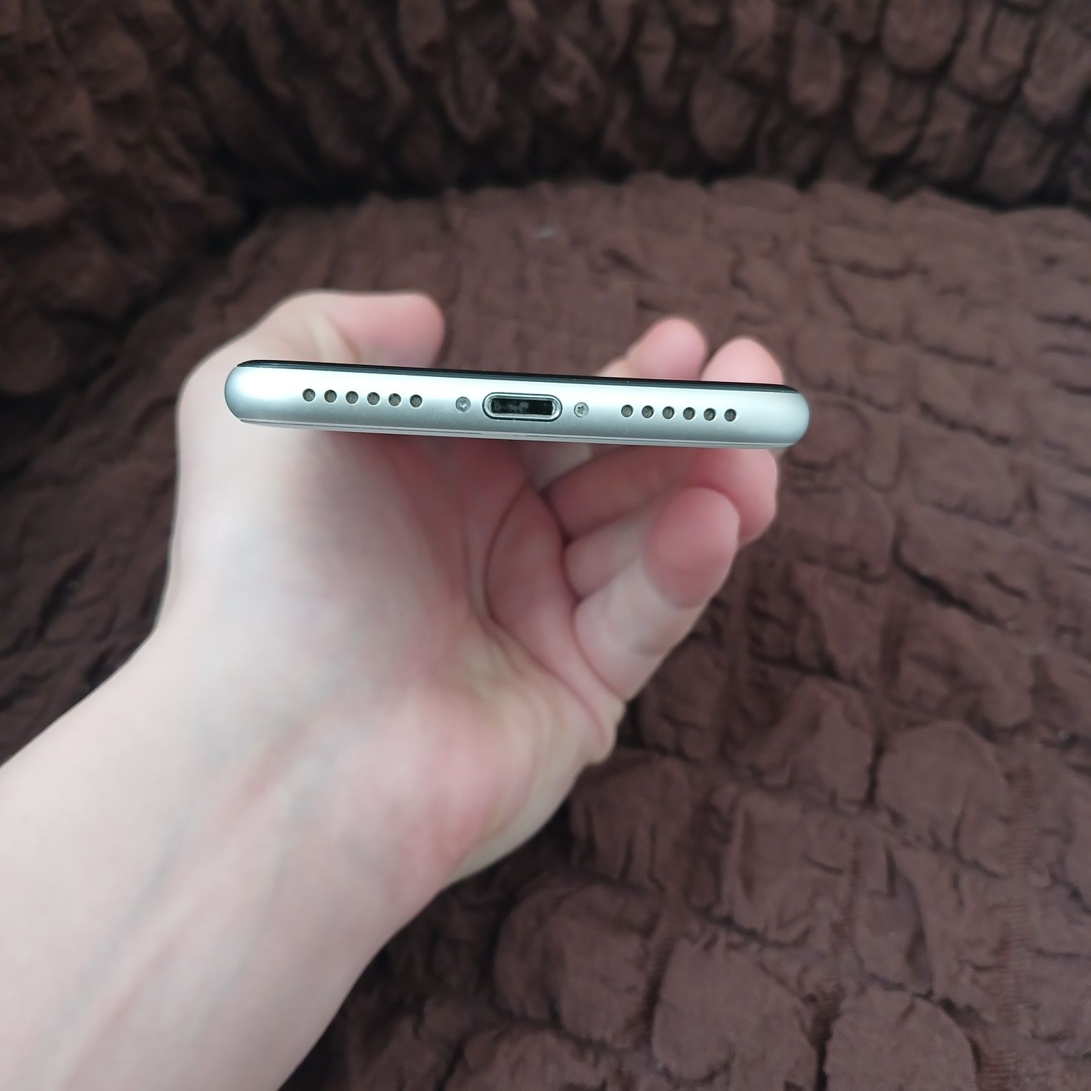 Айфон SE 64 гигабайт