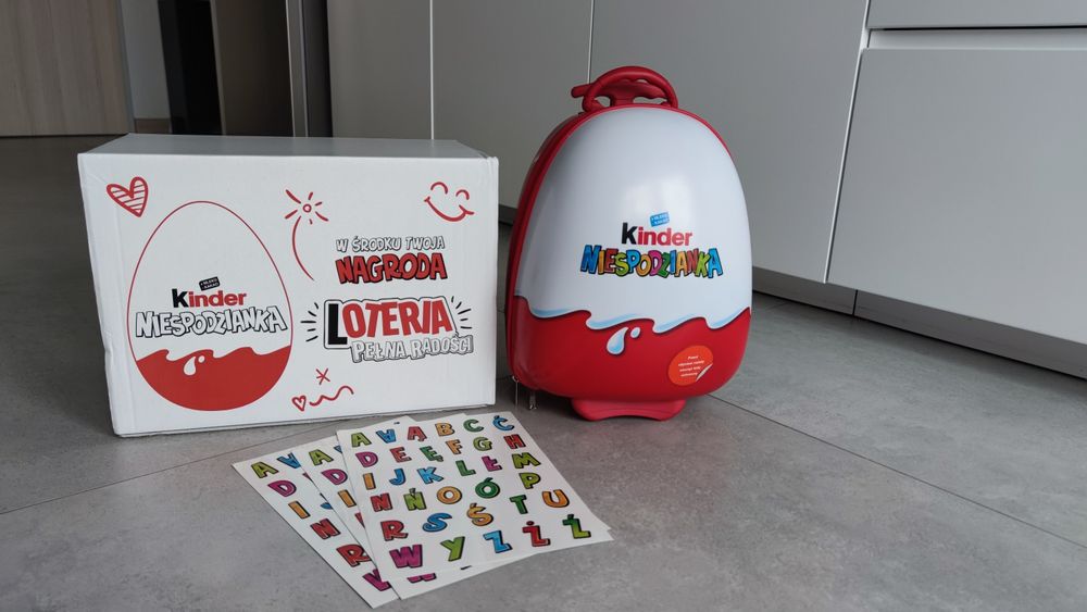 Walizka jajko Kinder Niespodzianka