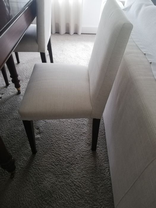 6 Cadeiras estofadas em cru