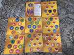Lote Cadernetas com bastantes tazos pokemon e raros