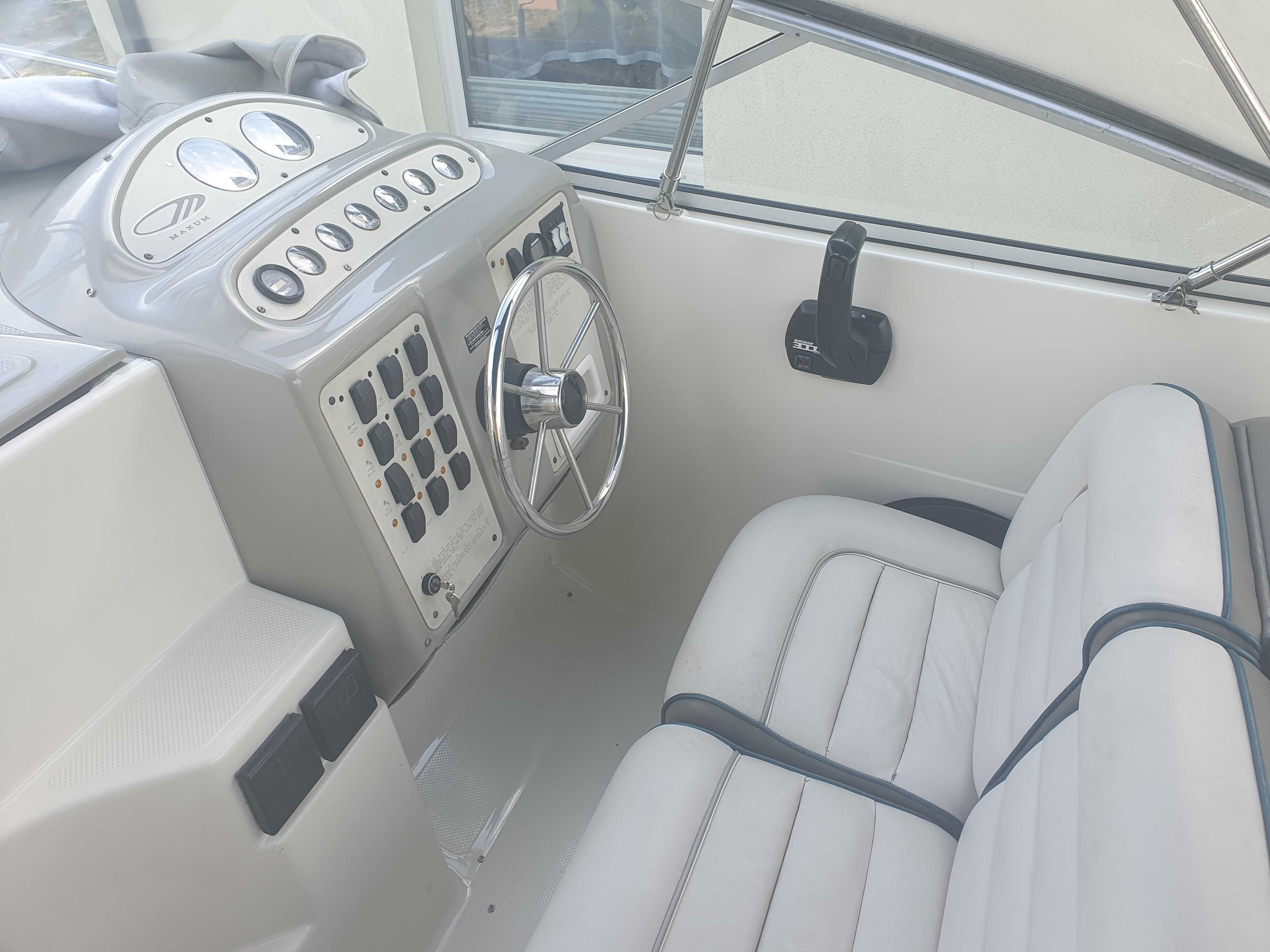 Jacht łódź motorówka Maxum 2400SCR Mercruiser 4.3 Alpha One+przyczepa.