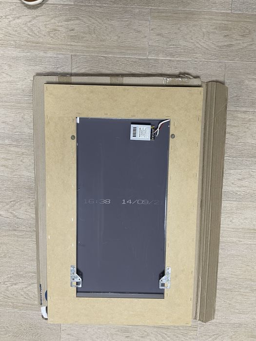 Дзеркало з LED підсвіткою