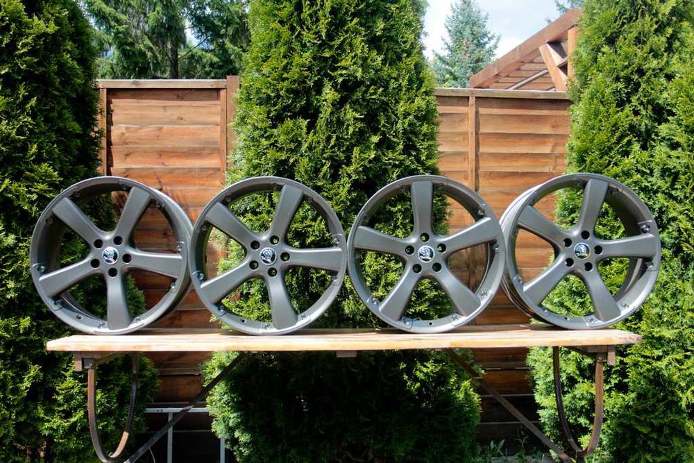 5x112 19 cali Skoda Octavia Superb Grafit JAK NOWE