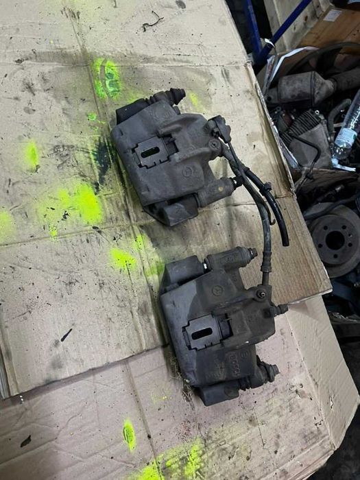 Суппорт передний BOSCH Вито 638 лев-прав