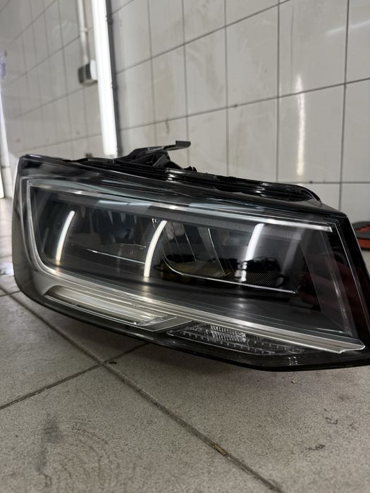 Audi Q2 reflektor prawa lampa przód full led 81A941012