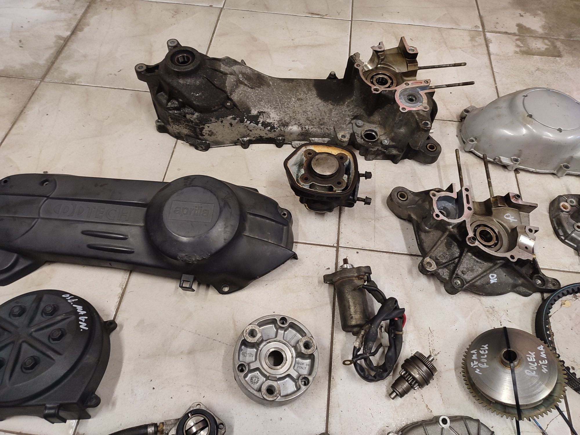 Aprilia SR 50 Ditech Factory silnik części wał kapa cylinder kompresor