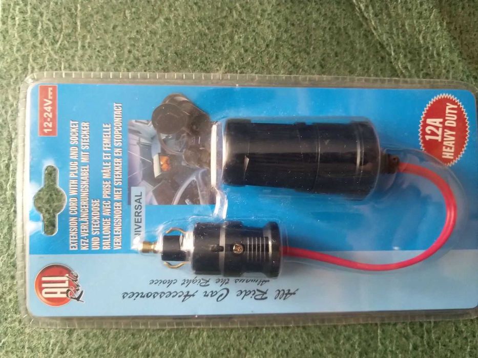 Перехідник у гніздо живлення електроприладів у вантажівці 12/24 вольт