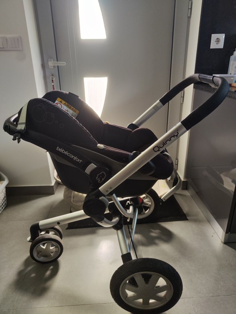 Carrinho de Bebé Quinny Buzz + Ovo Bébé Confort