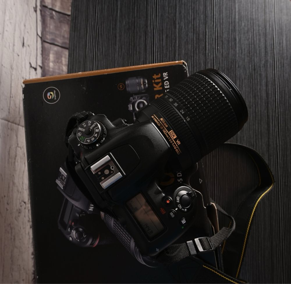 Nikon D7500 kit 18-135mm як новий + 2 акум, карта в подарунок