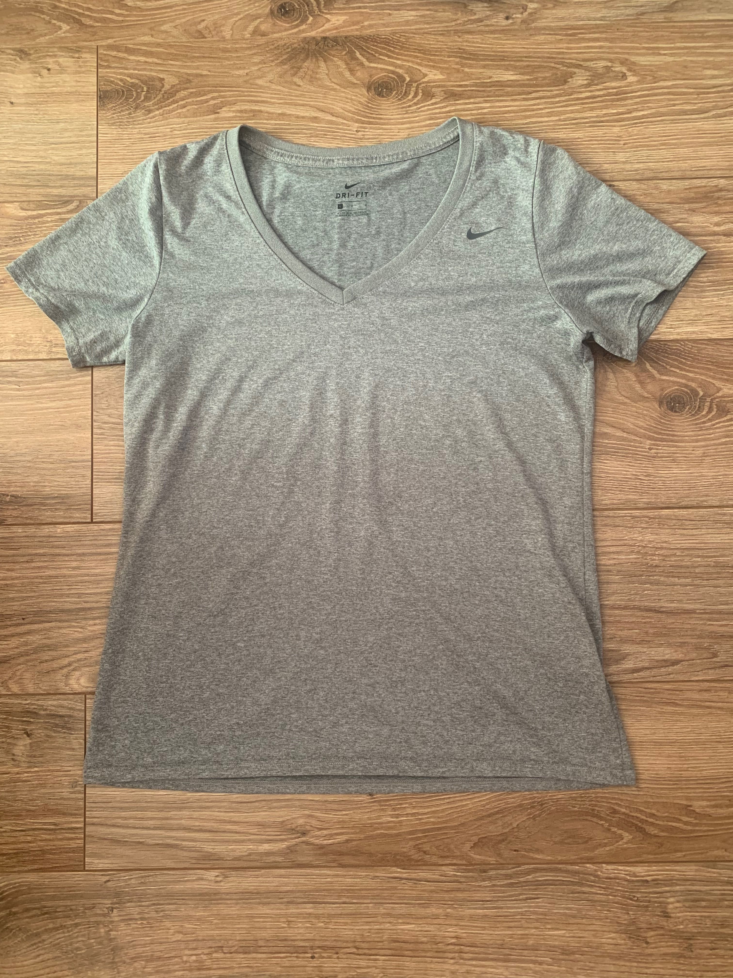 Tshirt nike szary