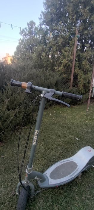 Hulajnoga Elektryczna Razor
