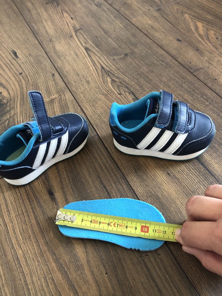 Buciki Adidas r.19