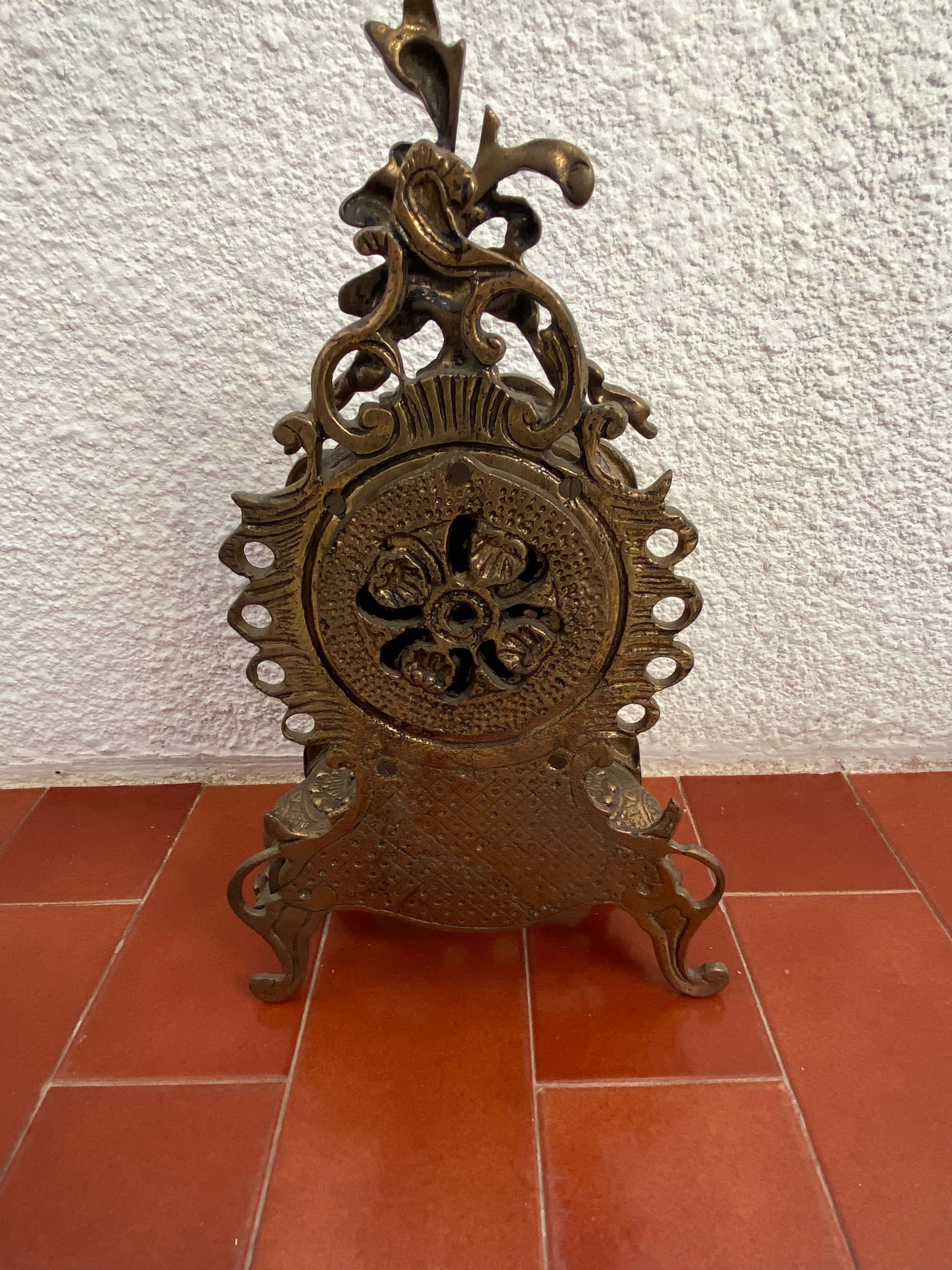 Relógio antigo de sala