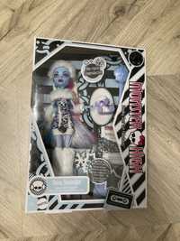 Monster High Abbey Bominable Boo-riginal Creeproduction Basic