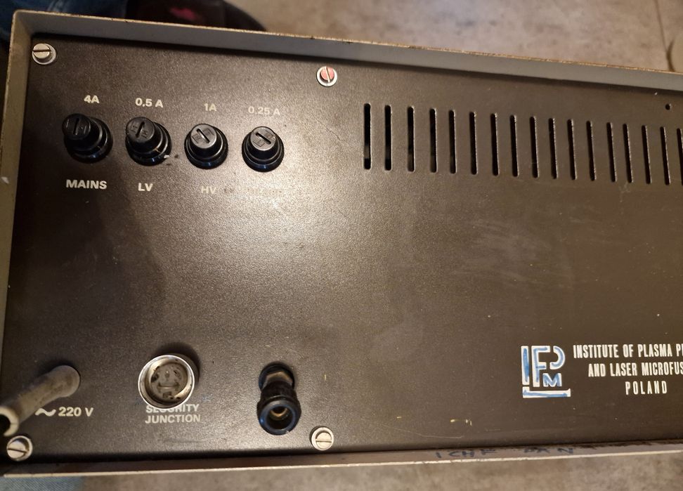 Zasilacz lasera 25kv