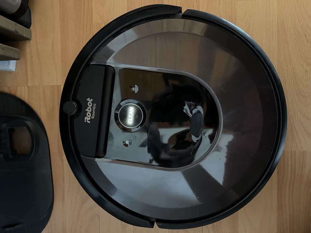 IRobot i7+ робот пилосос