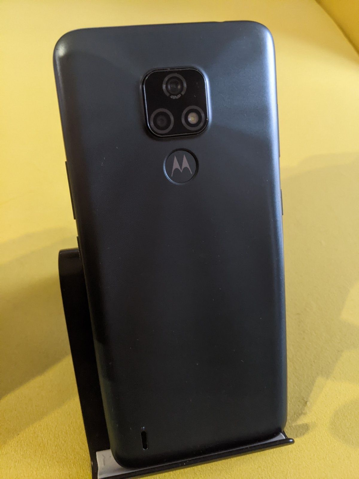 Motorola e7 2/32 сірий