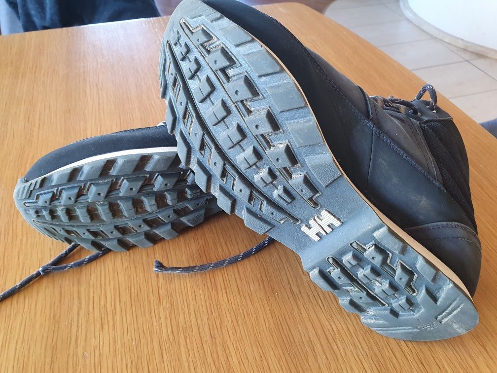 Trekkingi Helly Hansen roz. 40,5 dł. wkładki: 26,4 Stan BD, czarne
