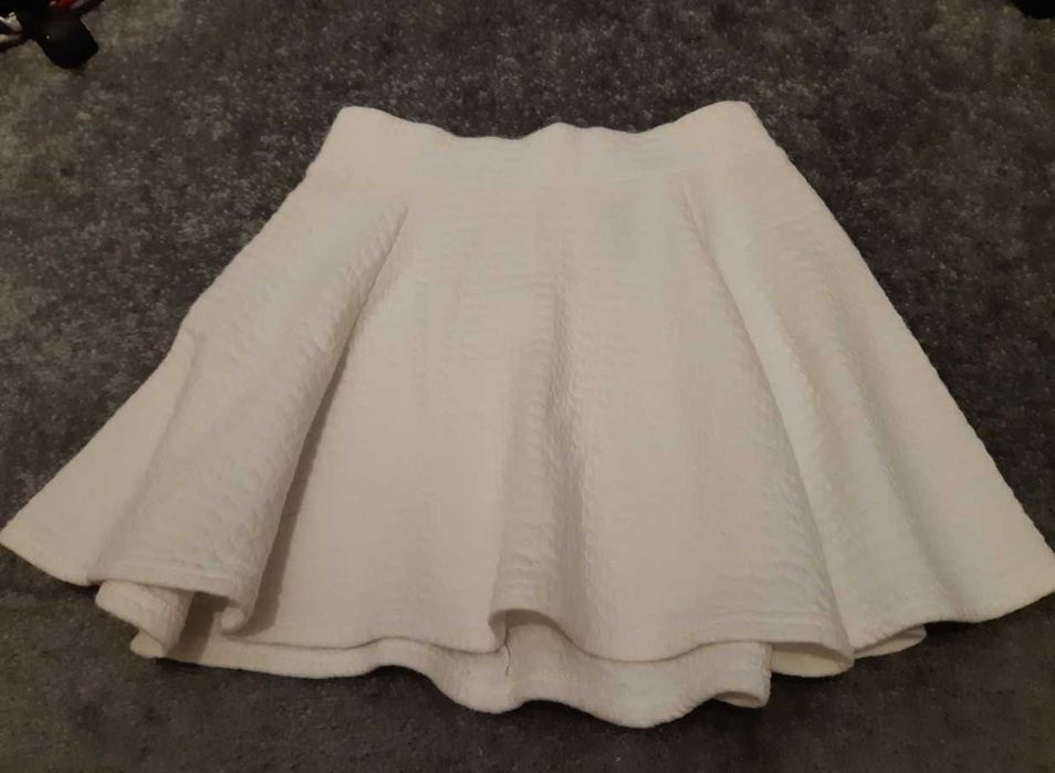 HM/ rozkloszowana spódniczka z koła/ Rozm.38/ Stan Bdb