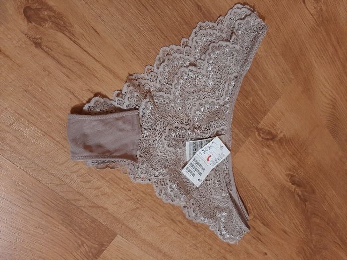 koronkowe majtki bielizna H&M z metką ecru beżowe