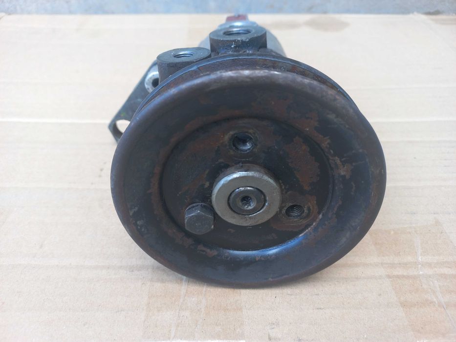 Насос гідропідсилювача руля Audi 100 C3 (під реставрацію)