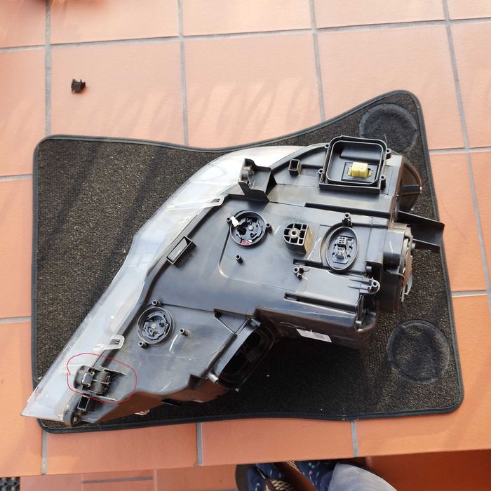 Lampy ksenonowe adaptacyjne  Bmw X5 E70 LIFT - z USA