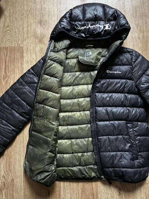 Прдам куртку пуховик темного цвета длина средняя размер 44-46 лнгкая м