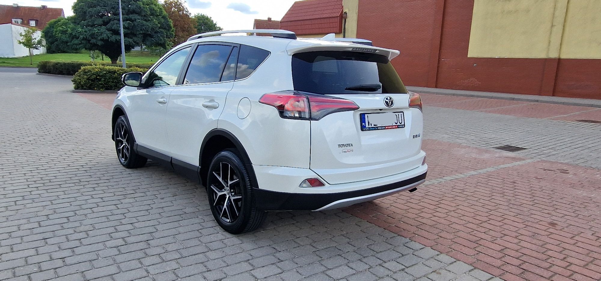 Toyota rav4 wersja prestige 2.0 diesel przebieg 122 tys ładna zamiana