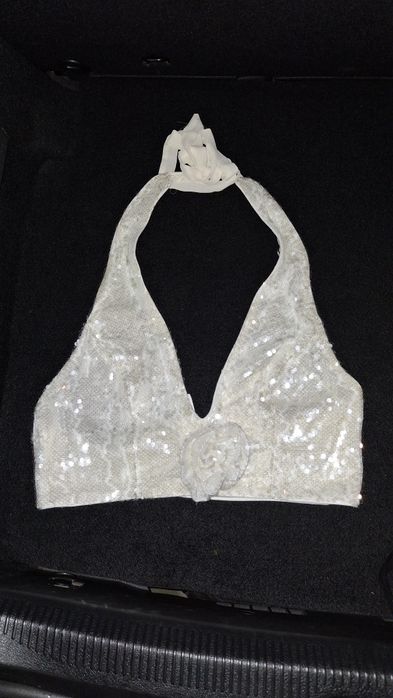 Top halter brilhante com lantejoulas e flor branco Zara L